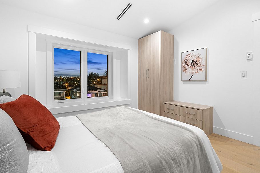 4990 Sherbrooke Street Vancouver, BC - 21