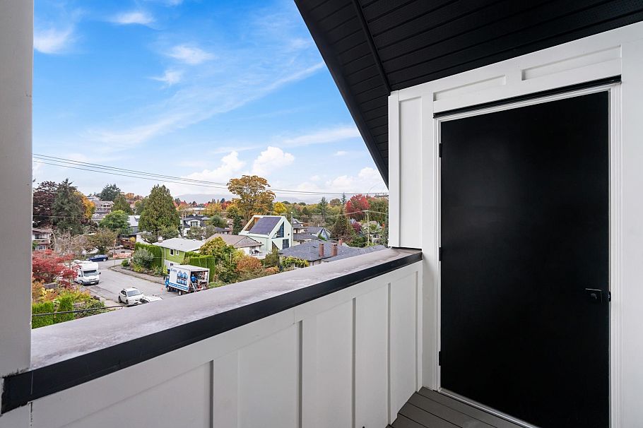 2140 E 20th Avenue Vancouver, BC - 23