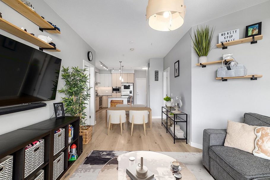 207 3205 Mountain Highway North Vancouver, BC - 12