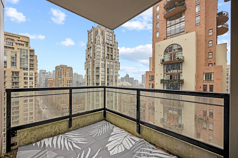 1804 1295 Richards Street Vancouver, BC - 6