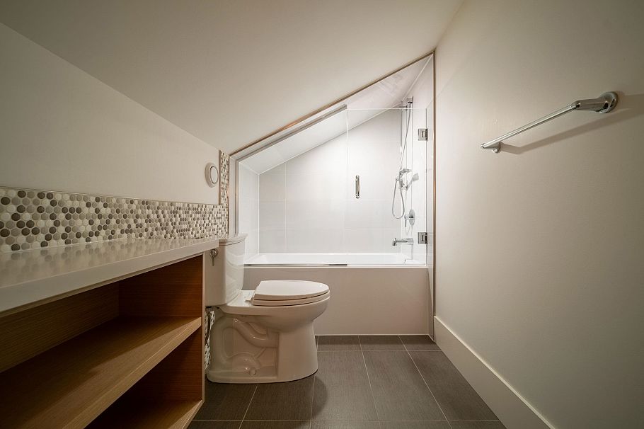 305 W 16th Avenue Vancouver, BC - 36