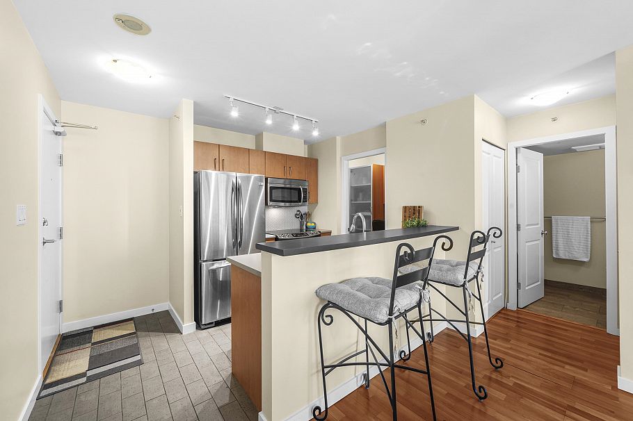 2107 1295 Richards Street Vancouver, BC - 2