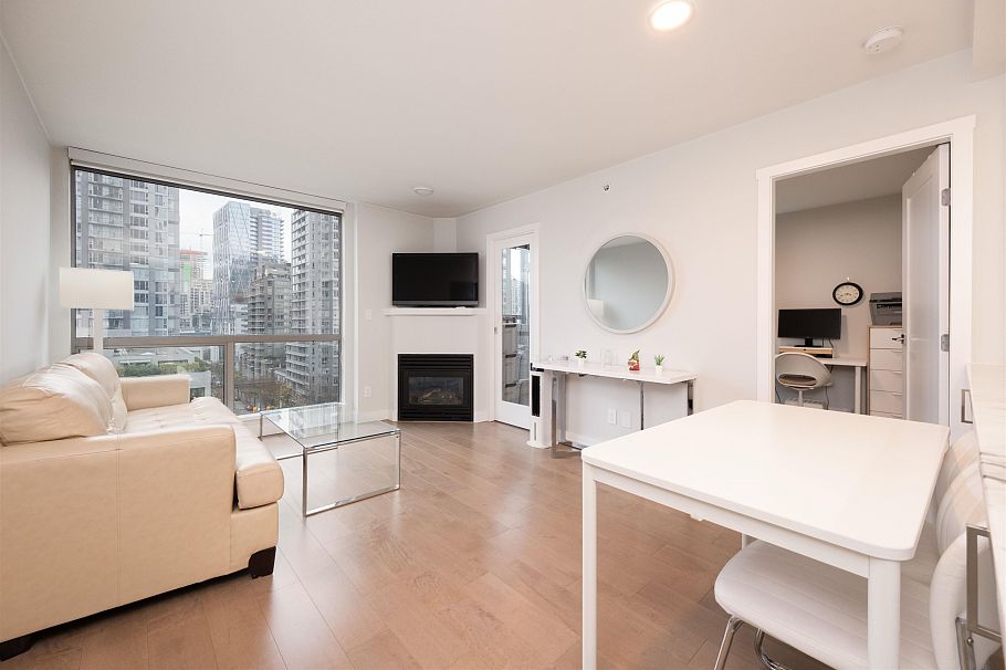 1006 928 Richards Street Vancouver, BC - 2