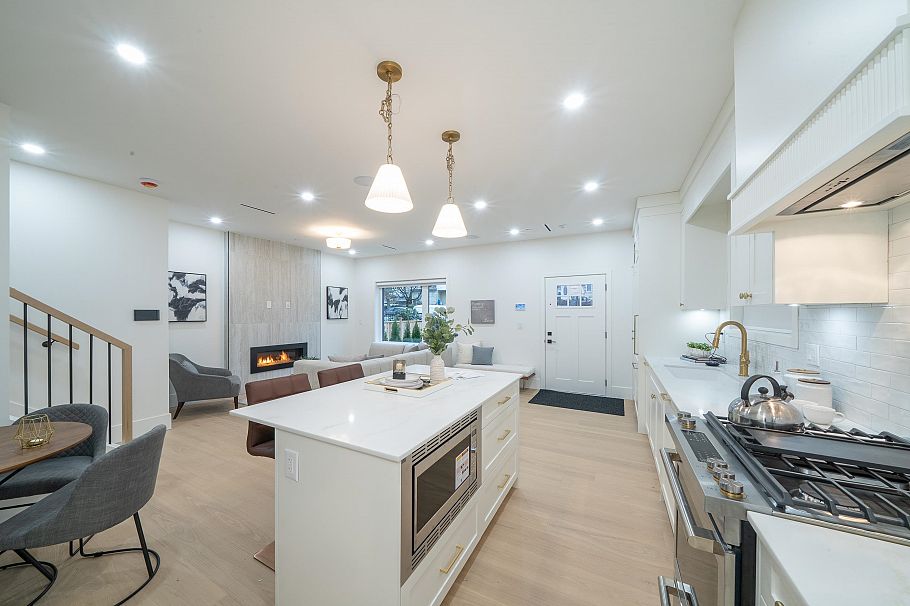 3460 Welwyn Street Vancouver, BC - 14