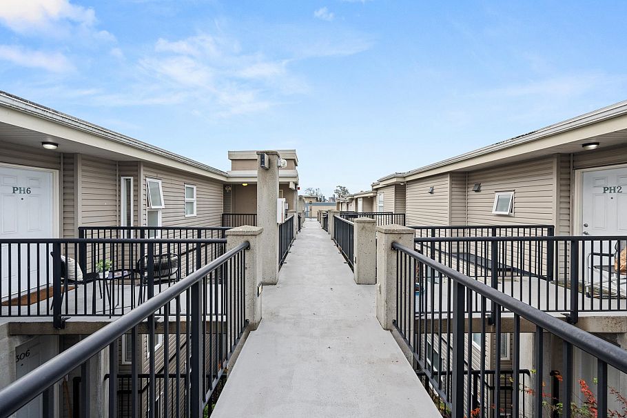 PH6 2265 E Hastings Street Vancouver, BC - 3