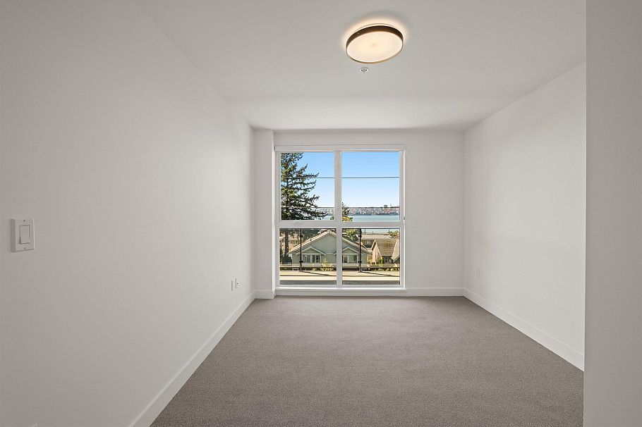 411 422 E 3rd Street North Vancouver, BC - 10