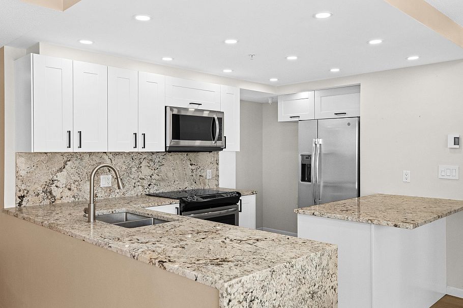 1601 1228 Marinaside Crescent Vancouver, BC - 9