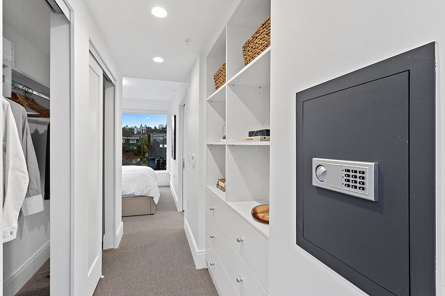 553 W 26th Avenue Vancouver, BC - 18