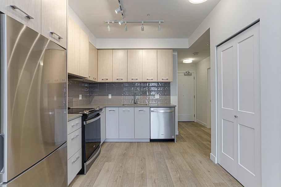 411 4933 Clarendon Street Vancouver, BC - 4