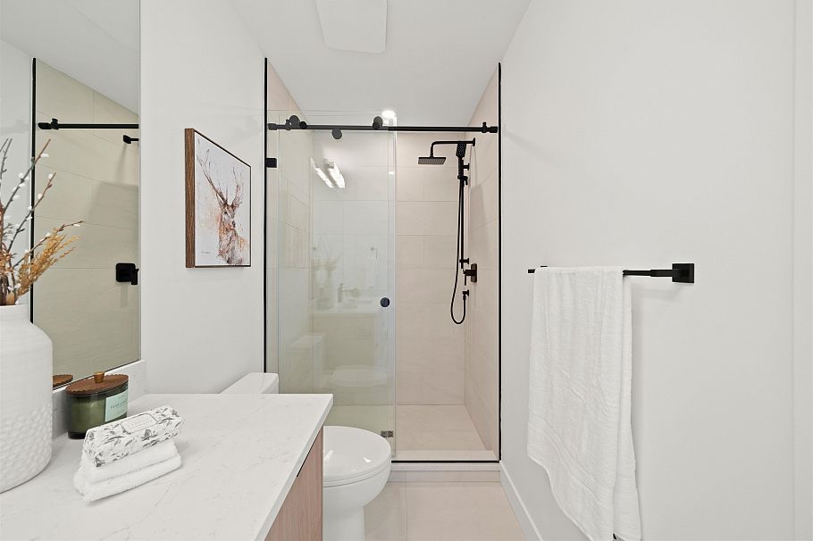 2412 Victoria Drive Vancouver, BC - 20