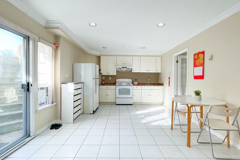 2056 Scarboro Avenue Vancouver, BC - 23