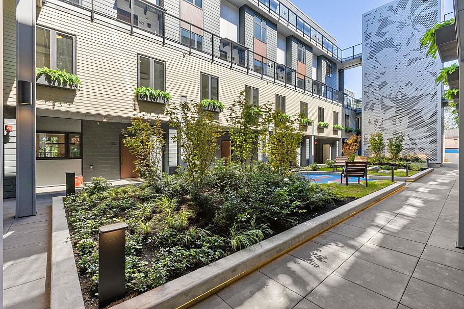 311 342 Mountain Highway North Vancouver, BC - 21