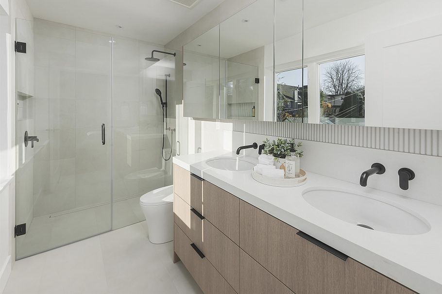 2 2130 E 2nd Avenue Vancouver, BC - 12