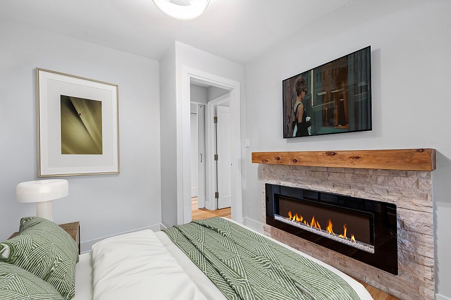 1866 W 15th Avenue Vancouver, BC - 28