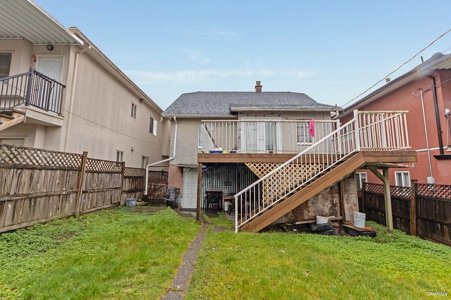 4358 Victoria Drive Vancouver, BC - 27