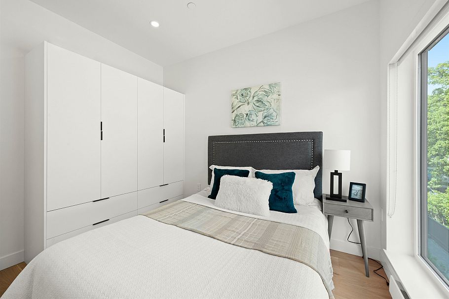 2412 Victoria Drive Vancouver, BC - 14