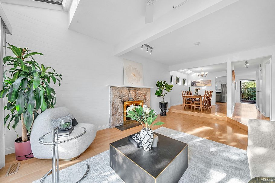 252 E 21st Street North Vancouver, BC - 11