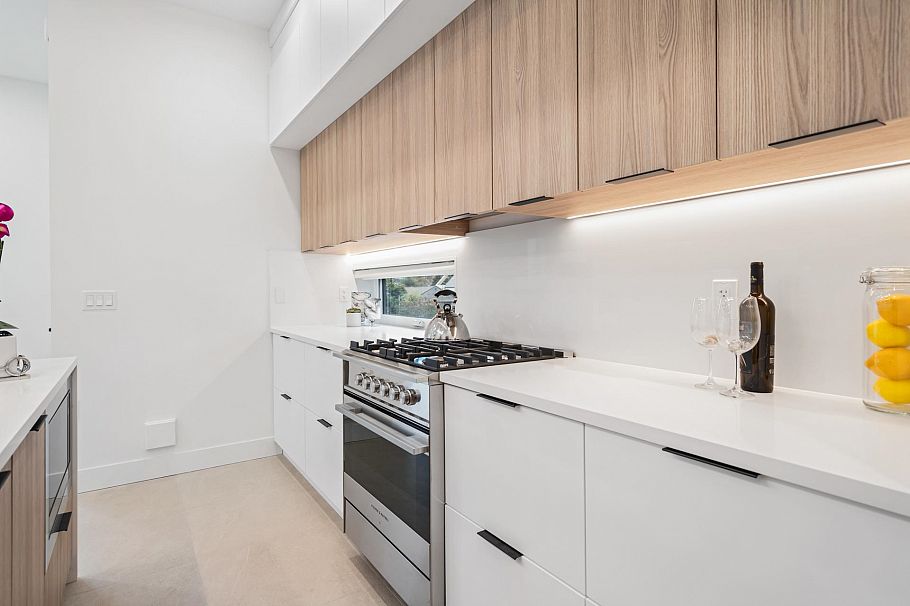 2140 E 20th Avenue Vancouver, BC - 10