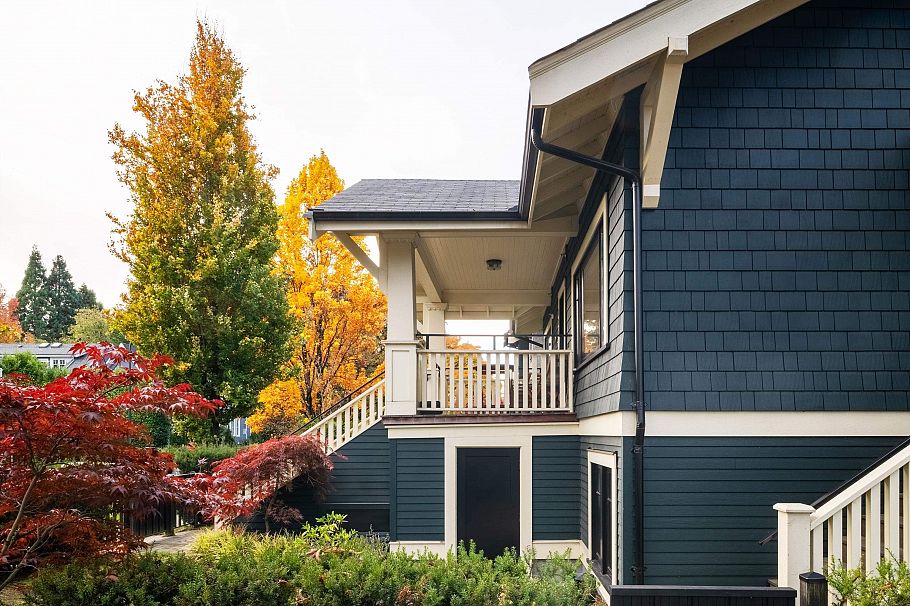 305 W 16th Avenue Vancouver, BC - 2