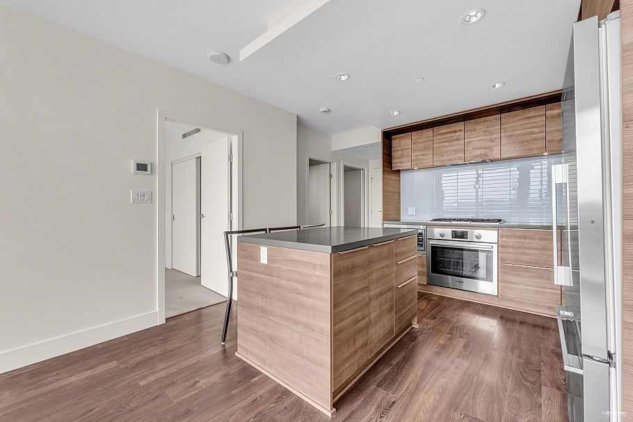 1005 1550 Fern Street North Vancouver, BC - 4