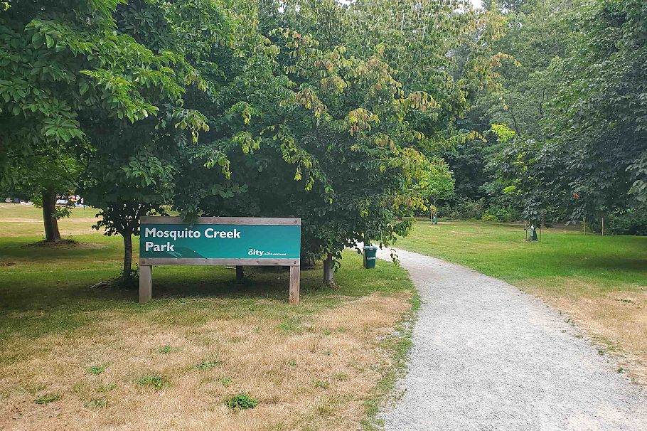 302 827 W 16 Street North Vancouver, BC - 28