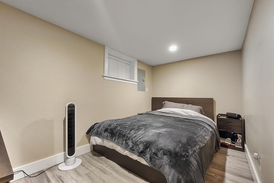 3521 W 39th Avenue Vancouver, BC - 24