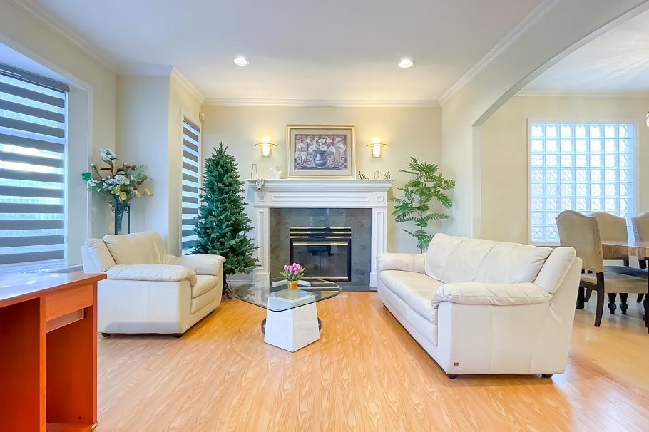 2056 Scarboro Avenue Vancouver, BC - 3