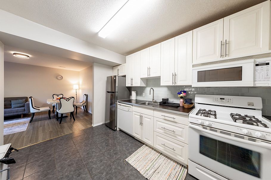 3638 Maginnis Avenue North Vancouver, BC - 28