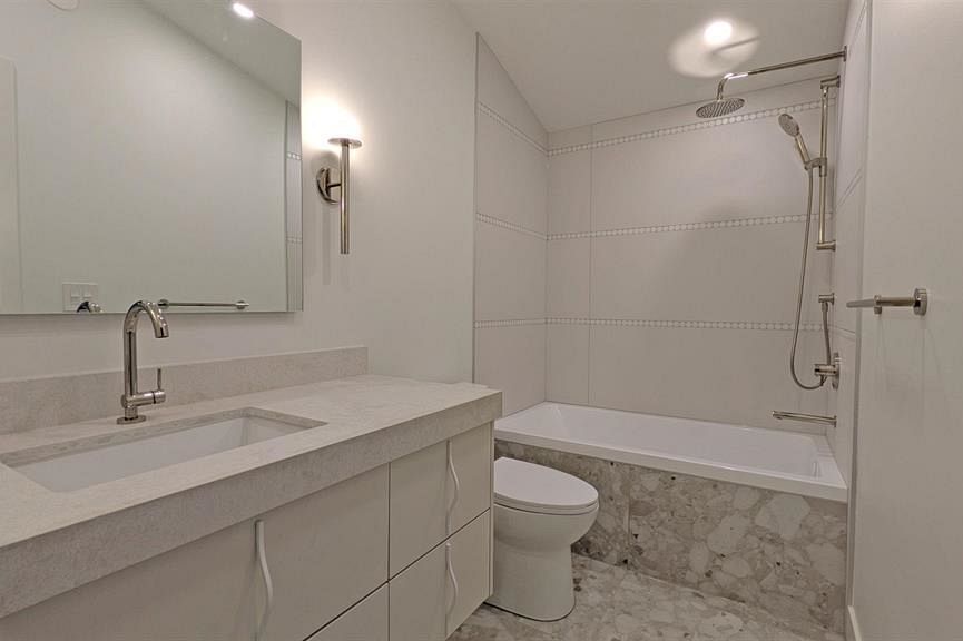 1139 W 33rd Avenue Vancouver, BC - 12