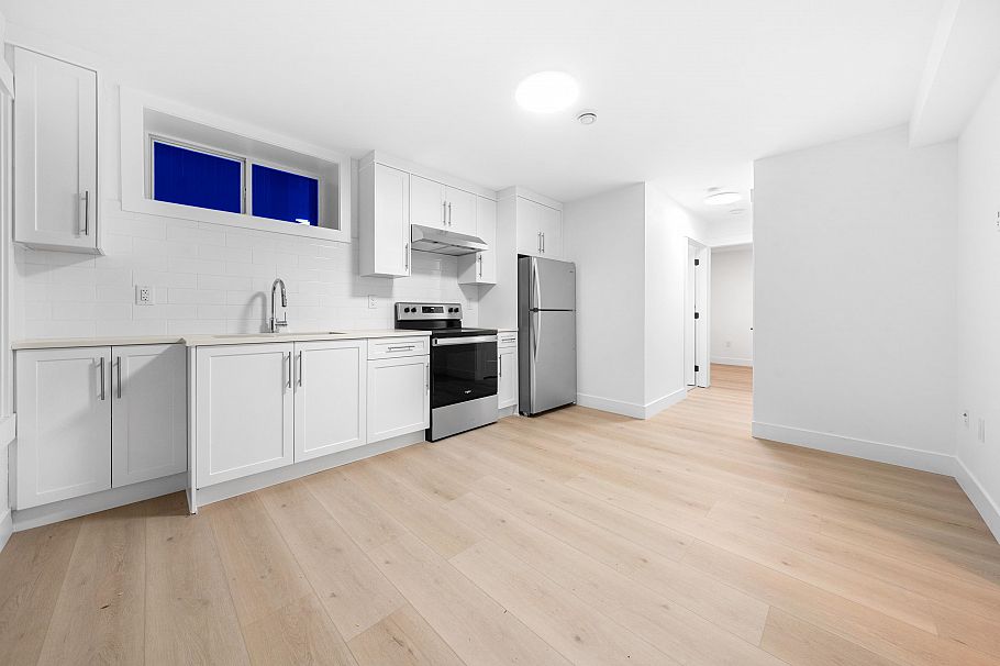 4990 Sherbrooke Street Vancouver, BC - 30