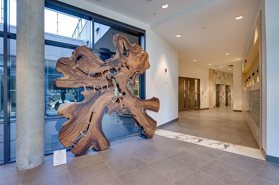 564 422 E 3rd Street North Vancouver, BC - 23