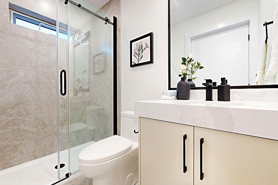 2 3425 Archimedes Street Vancouver, BC - 34