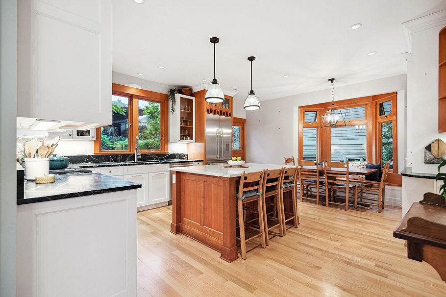 346 E 5th Street North Vancouver, BC - 12