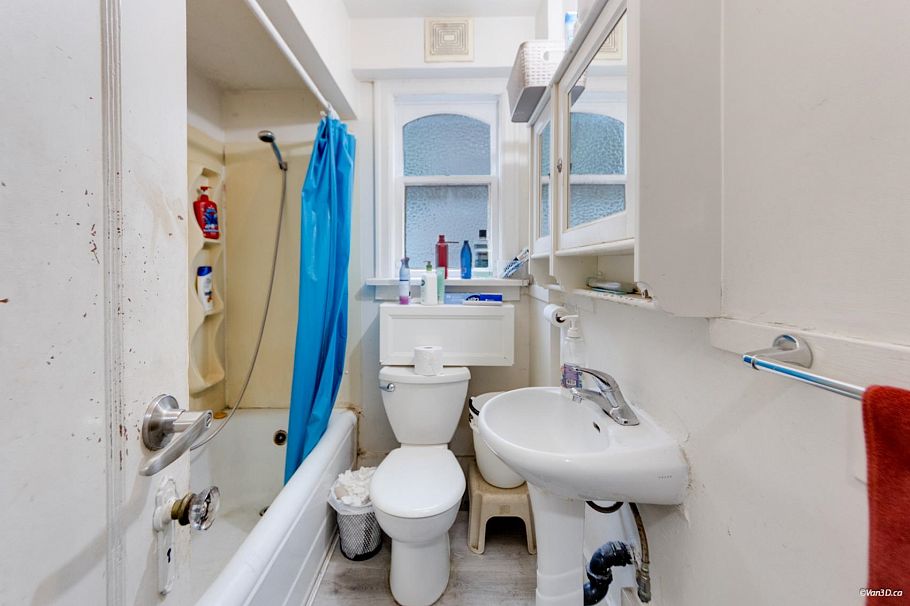 4358 Victoria Drive Vancouver, BC - 7