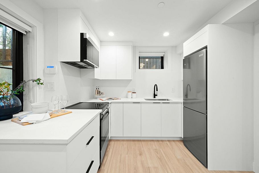 1 2791 W 21st Avenue Vancouver, BC - 33