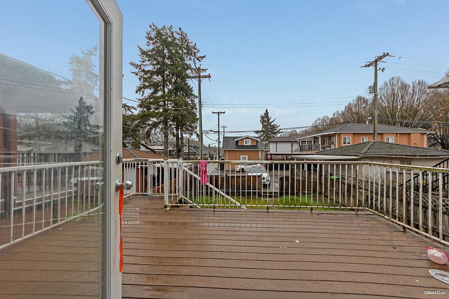4358 Victoria Drive Vancouver, BC - 13