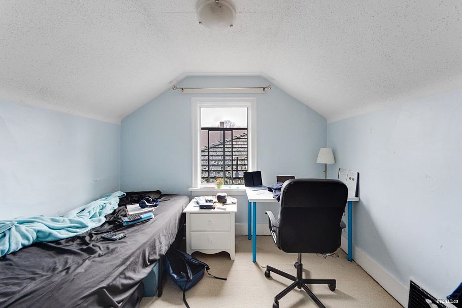 4358 Victoria Drive Vancouver, BC - 16