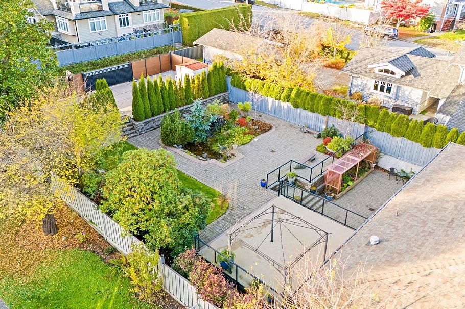 463 Beachview Drive North Vancouver, BC - 32