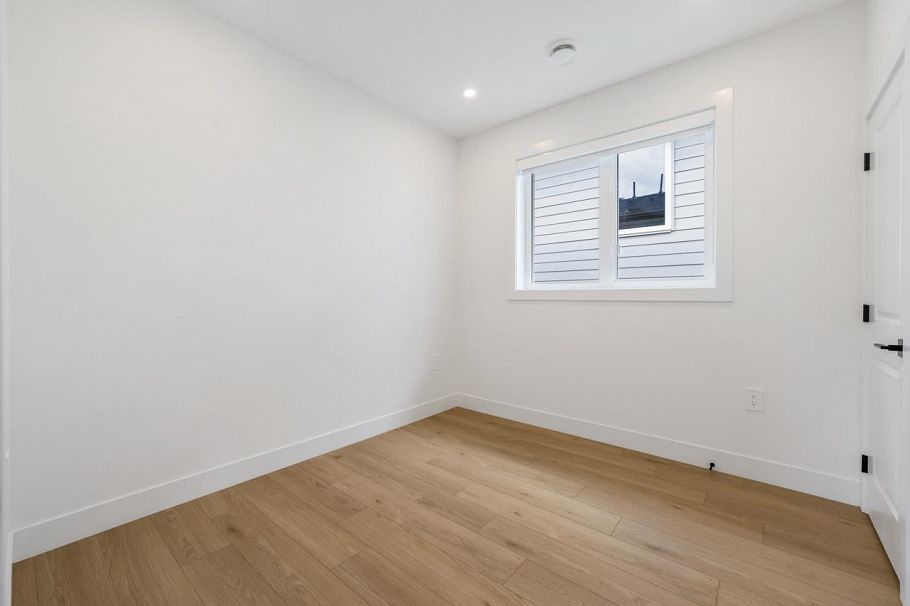 4705 Killarney Street Vancouver, BC - 10