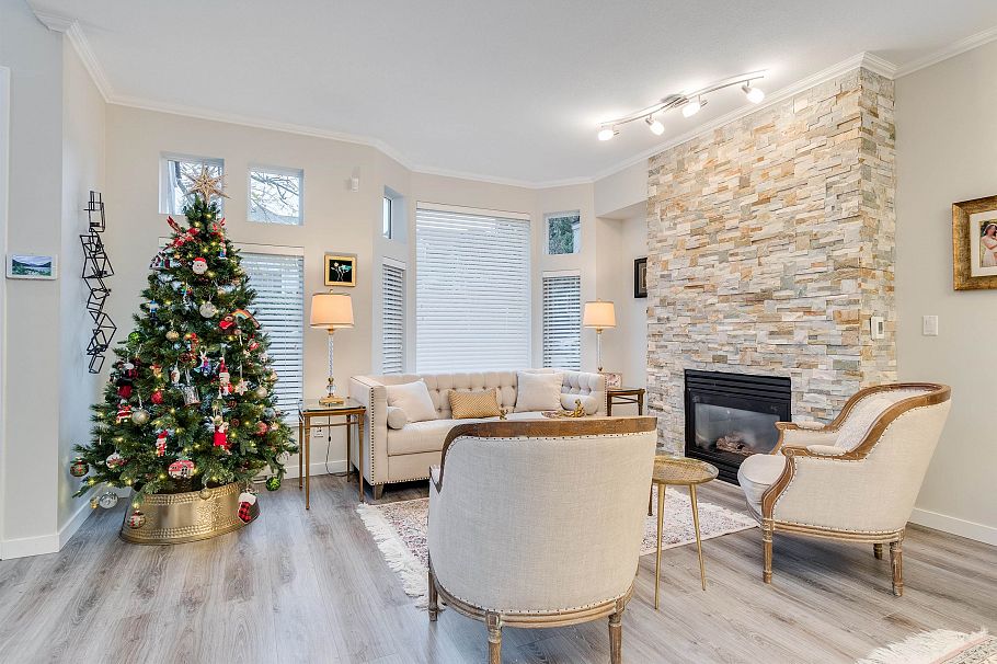 4 233 E 6th Street North Vancouver, BC - 4