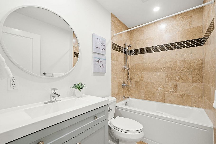 463 Beachview Drive North Vancouver, BC - 22