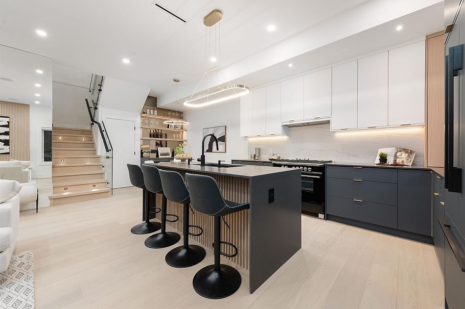 5 371 E 33rd Avenue Vancouver, BC - 7