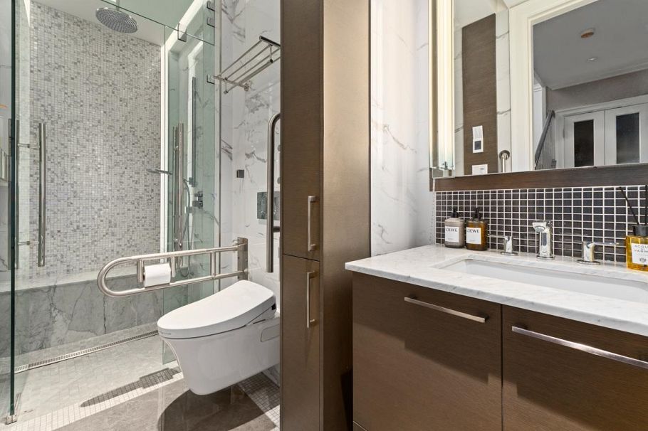 3138 W 42nd Avenue Vancouver, BC - 9