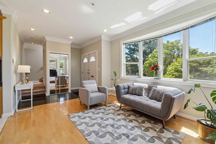 1303 W 67th Avenue Vancouver, BC - 5