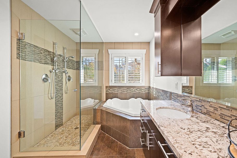 463 Beachview Drive North Vancouver, BC - 19