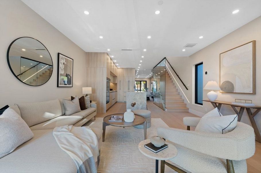 504 E 5th Street North Vancouver, BC - 5