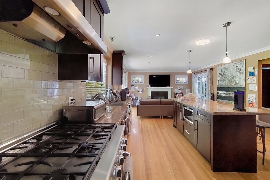 3521 W 39th Avenue Vancouver, BC - 9