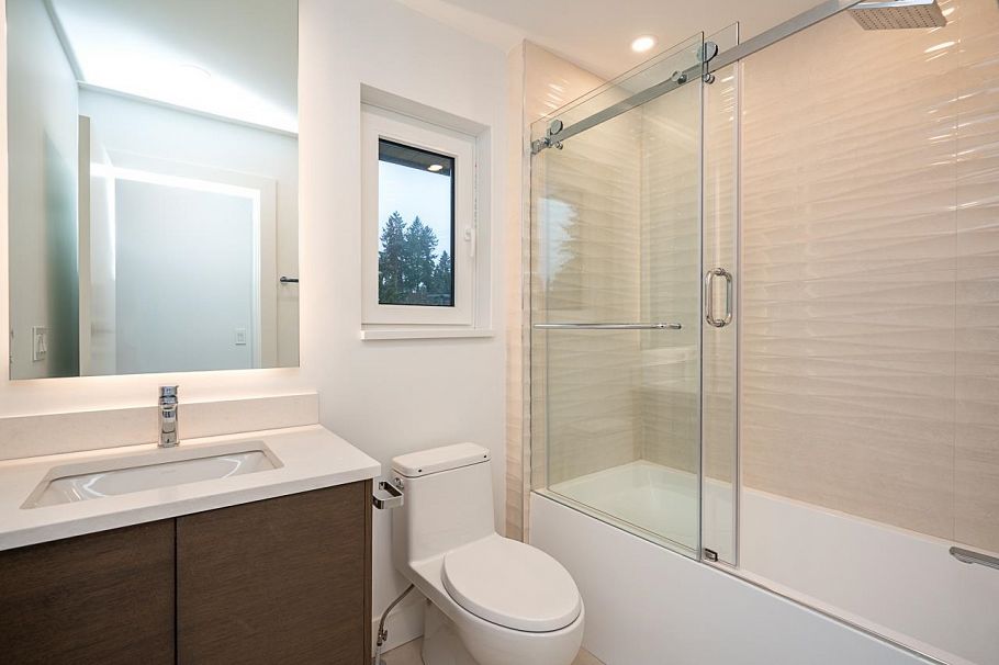 1026 Belmont Avenue North Vancouver, BC - 23