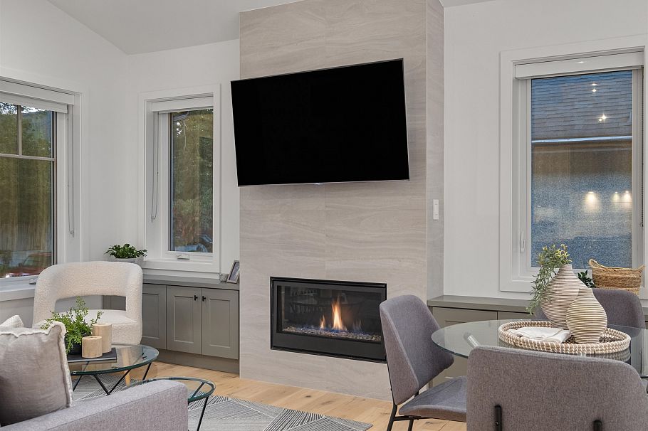 2058 E 5th Avenue Vancouver, BC - 18