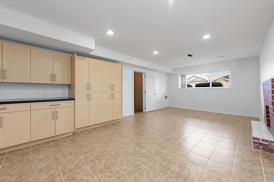 3220 E 19th Avenue Vancouver, BC - 5